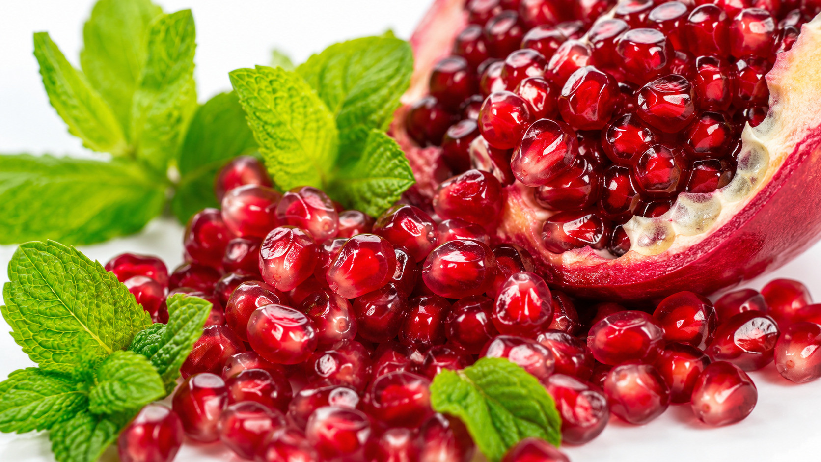 Benefits of Pomegranate Fruits: Nutrition, Science, and Everyday Uses - 1